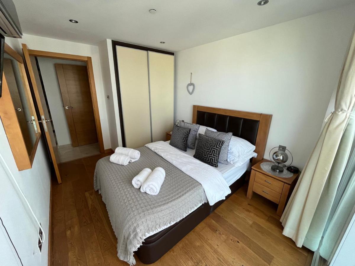 Ocean Village Lovely 2 Bedroom Apartment Gibraltar Eksteriør billede