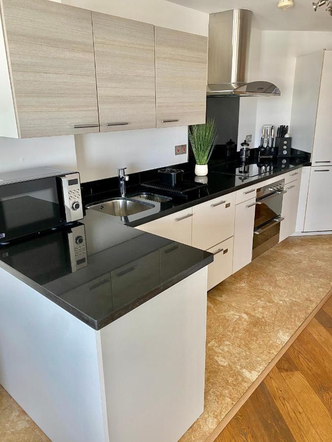 Ocean Village Lovely 2 Bedroom Apartment Gibraltar Eksteriør billede